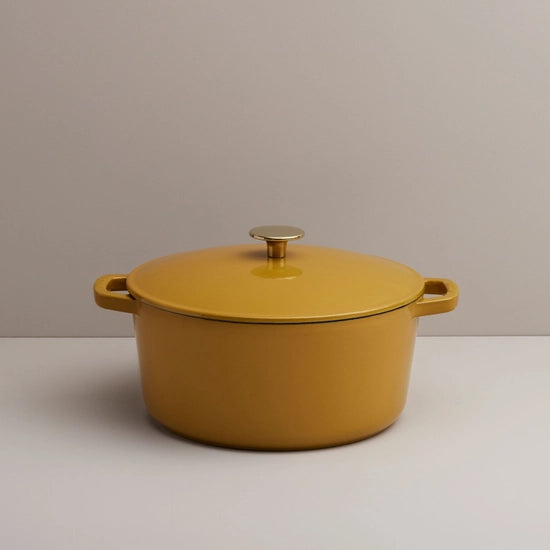 CAST IRON DUTCH OVEN